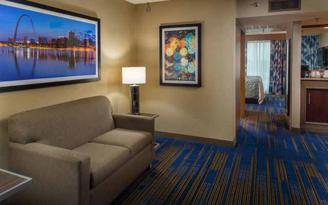 HoteLumiere at the Arch - A Caesars Rewards Destination