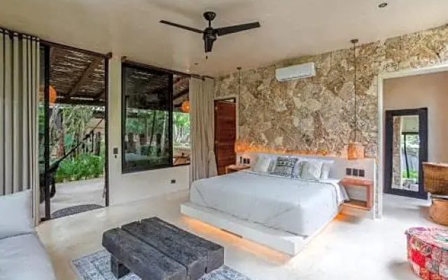 Mayur Tulum