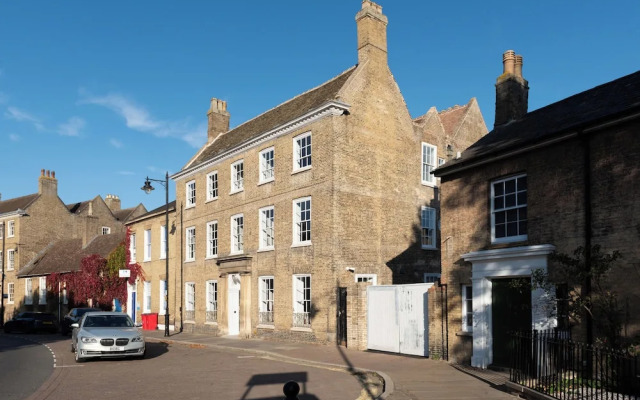 Poets 24 Apartments