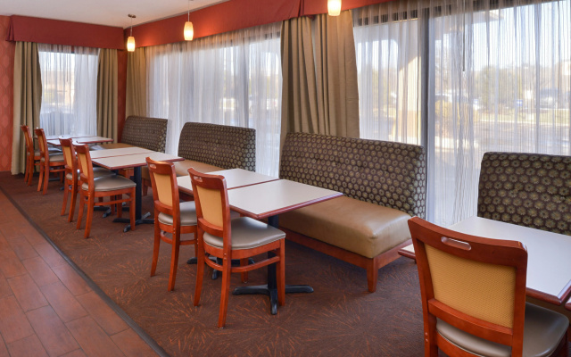 Hampton Inn Columbus-East