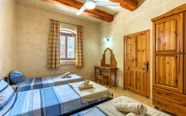 Villa Ta Debora Sleeps 7 With Pool