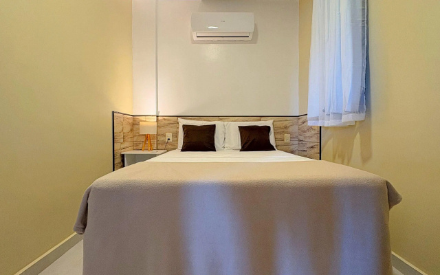 2 QUARTOS em CONDOMÍNIO TRANQUILO com PISCINA Estacionamento coberto  PARQUINHO para CRIANCAS - Cozinha Completa, VENTILADO, nascente, AR CONDICIONADO  800m da praia do PORTO DAS DUNAS e BEACH PARQUE - Ceará
