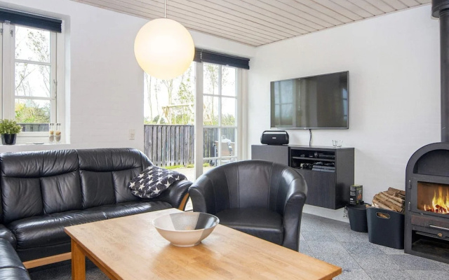 10 Person Holiday Home in Ulfborg