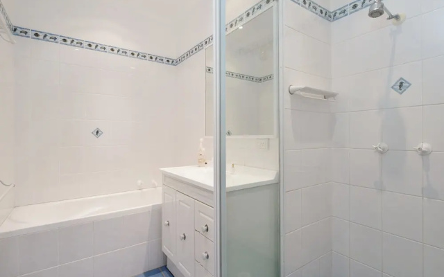 Grevillia, Bay Parklands, Unit 49/2 Gowrie Avenue