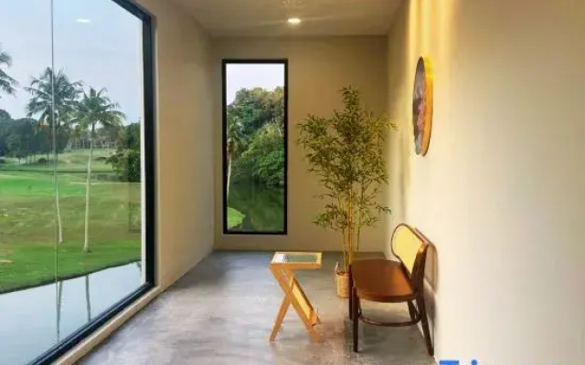 The Luxurious 231, Lake House Villa