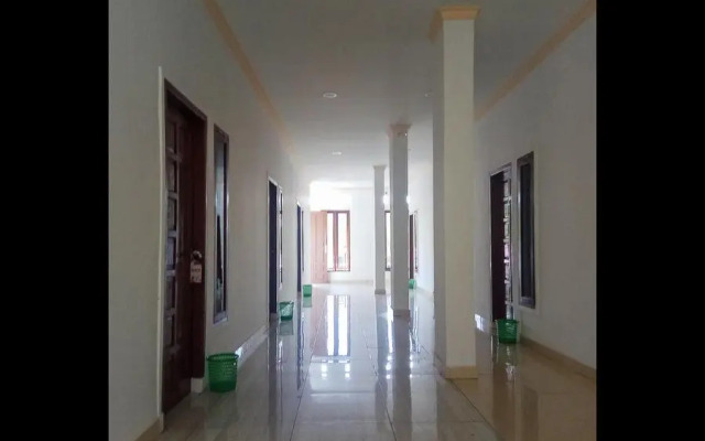 RedDoorz near Universitas Negeri Makassar 3