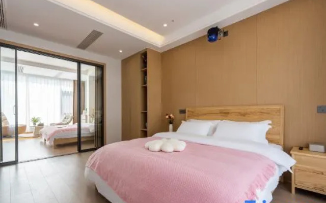 Inkstone Embraces the Pearl Homestay