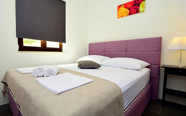 Lozna Residence 10520