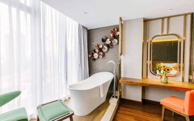 Winsuites Sai Gon Hotel