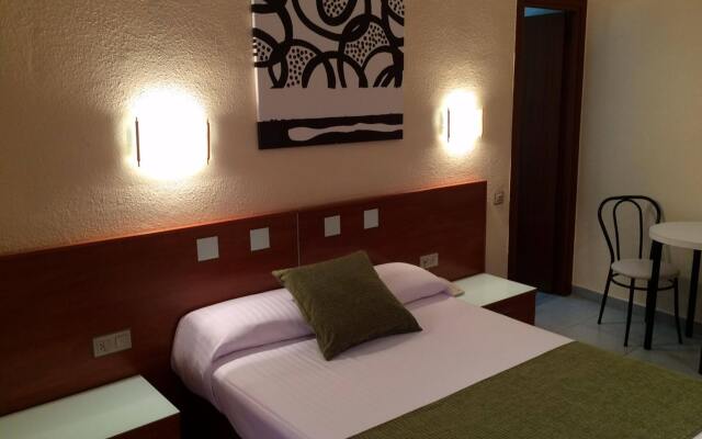 Отель Aneto Hotel Испания, Барселона - 1 отзыв об отеле, цены и фото номеров - забронировать отель Aneto Hotel онлайн комната для гостей