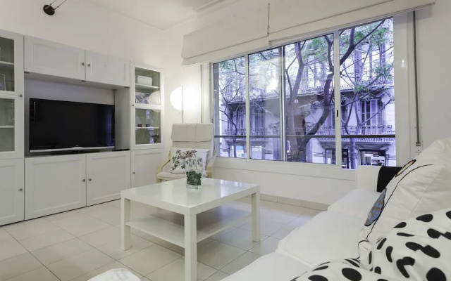 Blanc Apartment
