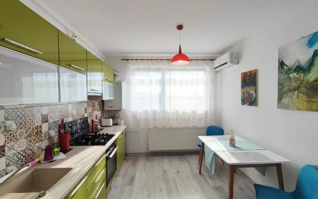 Quiet and Cozy 2 bedroom flat with free parking included