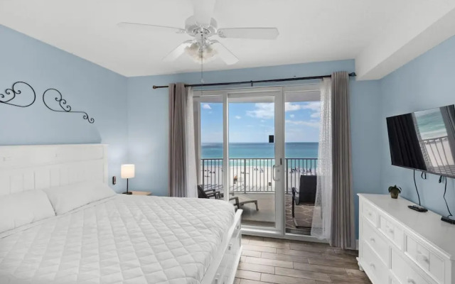 Twin Palms 402