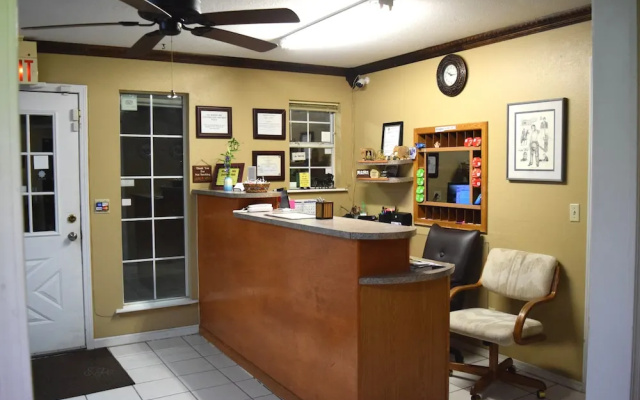Claremore Motor Inn