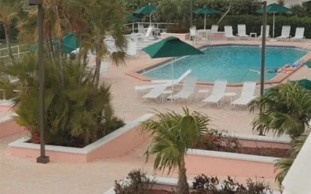 Hilton Grand Vacations Surf Club