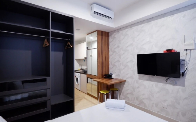 Comfortable Studio Puri Mansion Apartment
