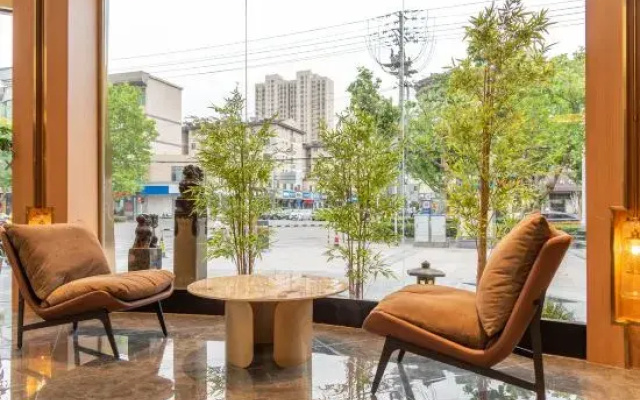 VX Hotel (Suining Renmin Yiyuan Xingmei Shopping Plaza)