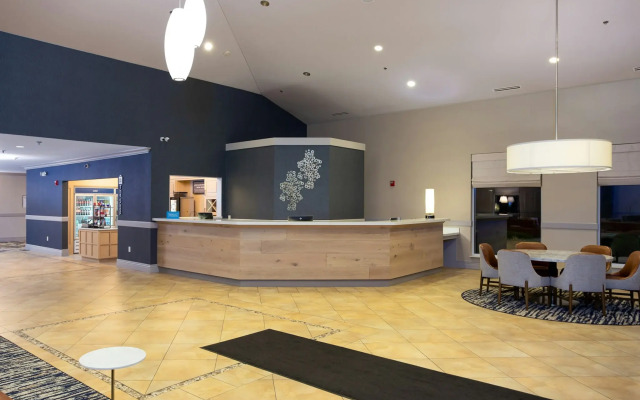 Hilton Garden Inn Milwaukee Northwest Conference Center