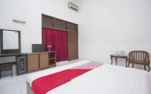 Super OYO 759 Hotel Dewi Sri