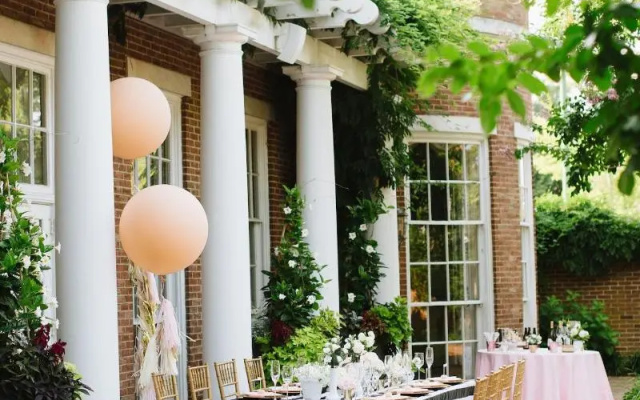 The Tidewater Inn