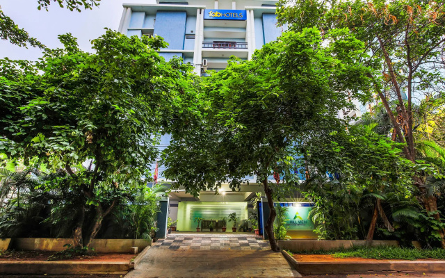 FabHotel Yesmark I