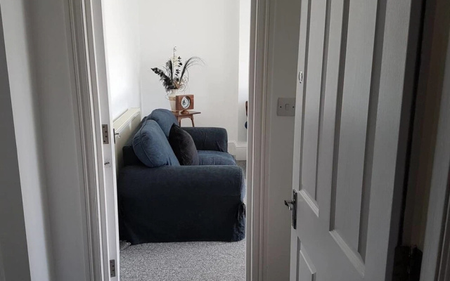 Spacious 2 Bedroom Apartment Sleeps 6 With Parking
