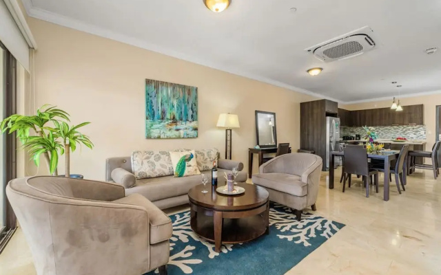 Amazing 2BR 2BA Condo Great Location w Pool GYM