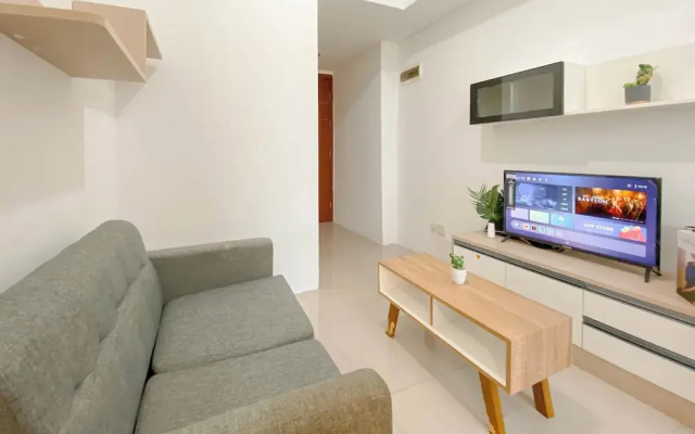 Simple Grey 1Br At Vittoria Residence Apartment