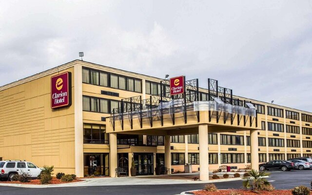 Clarion Hotel Airport & Conference Center in Charlotte, United States of America from 91$, photos, reviews - zenhotels.com hotel front