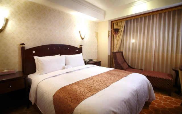 Royal Palace Hotel