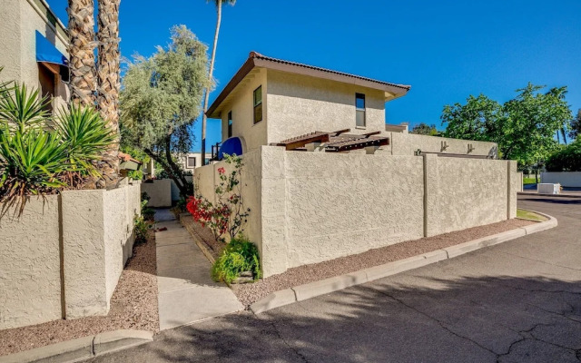 Winston - 2 Br Condo