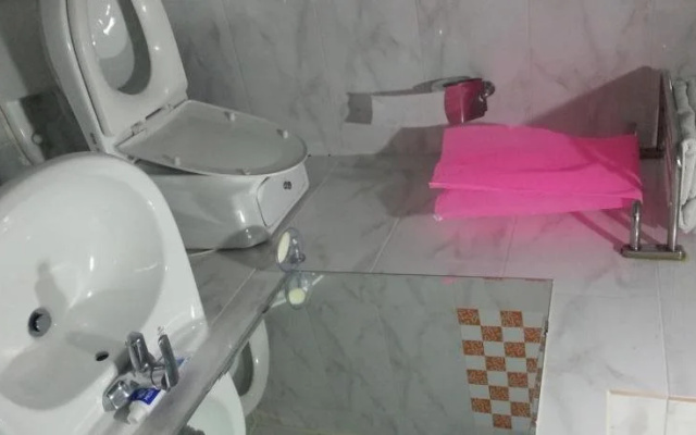 Q Motel