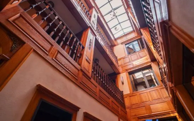 Xiahe Baizong Yueke Homestay