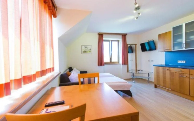 Weingut & Pension zum Seeblick Familie Sattler