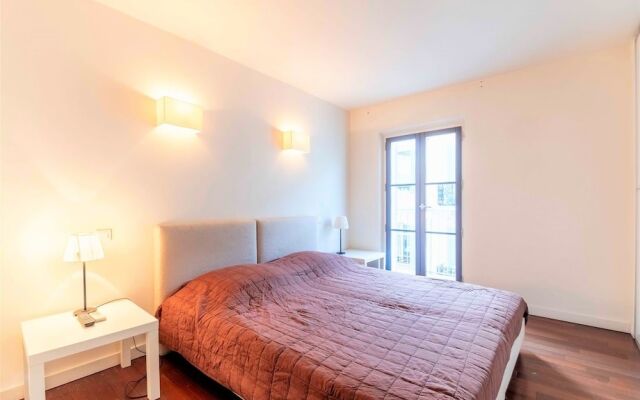 Отель Two Bedroom UK Cannes комната для гостей