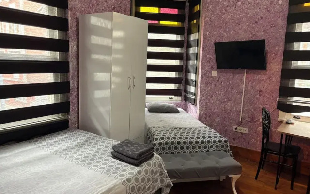 Taksim Cinar Suit
