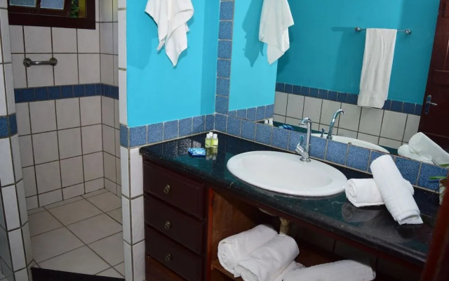 Hillside Luxury Inn
