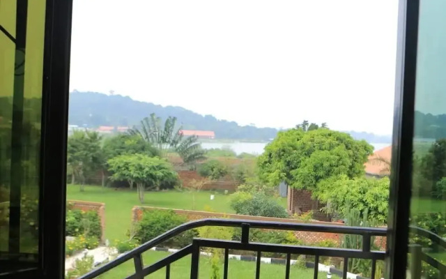 Alice Gardens and Campsite