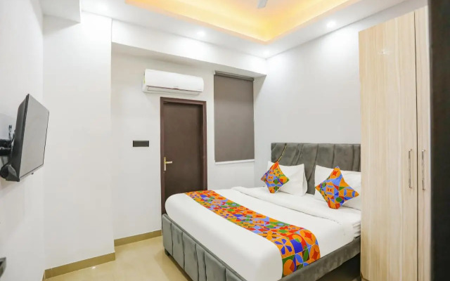 FabHotel Rasa Arcade