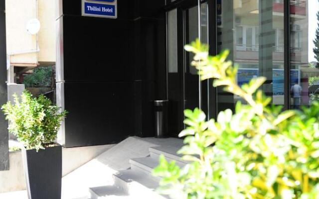 Best Western Tbilisi Art Hotel (Бест Вестерн Тбилиси Арт Отель) вид на фасад