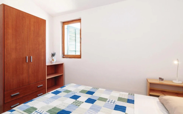 Awesome Apartment in Maslenica With 1 Bedrooms and Wifi