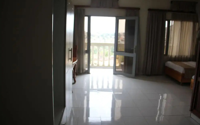 Hill Crest Hotel