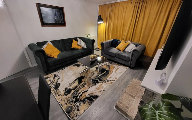 Charming 2-bed Apartment in Grays