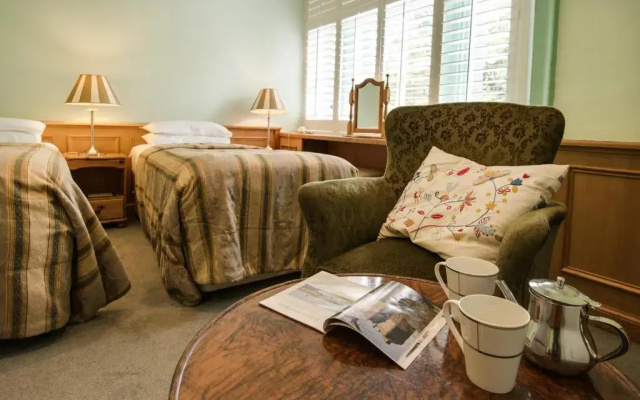 Queens Head Hotel