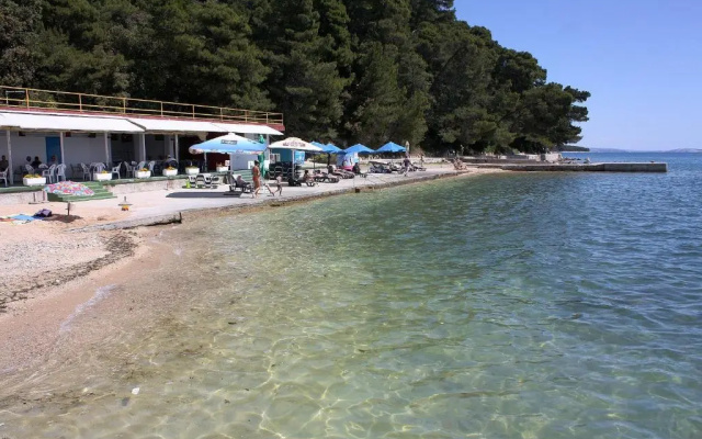 Apartments with a parking space Palit, Rab - 18681