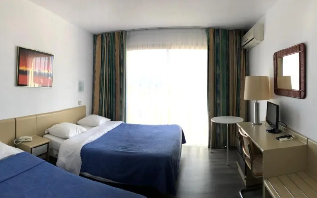 Hotel du Port