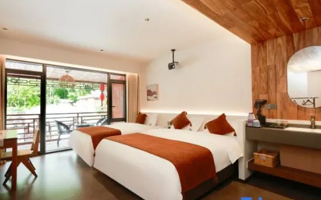 Songjian Mingyue Homestay ( Shennongjia Dajiuhu National Wetland Park Scenic Area)