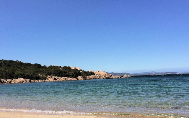 Inviting Holiday Home In Loiri With Swimming Pool Near Sea