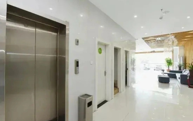 Motai Hotel (Shouxian Ancient City South Gate)