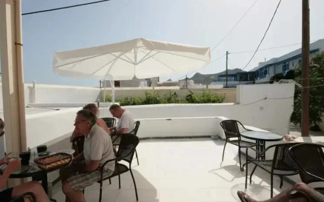 Studios Bourgos II